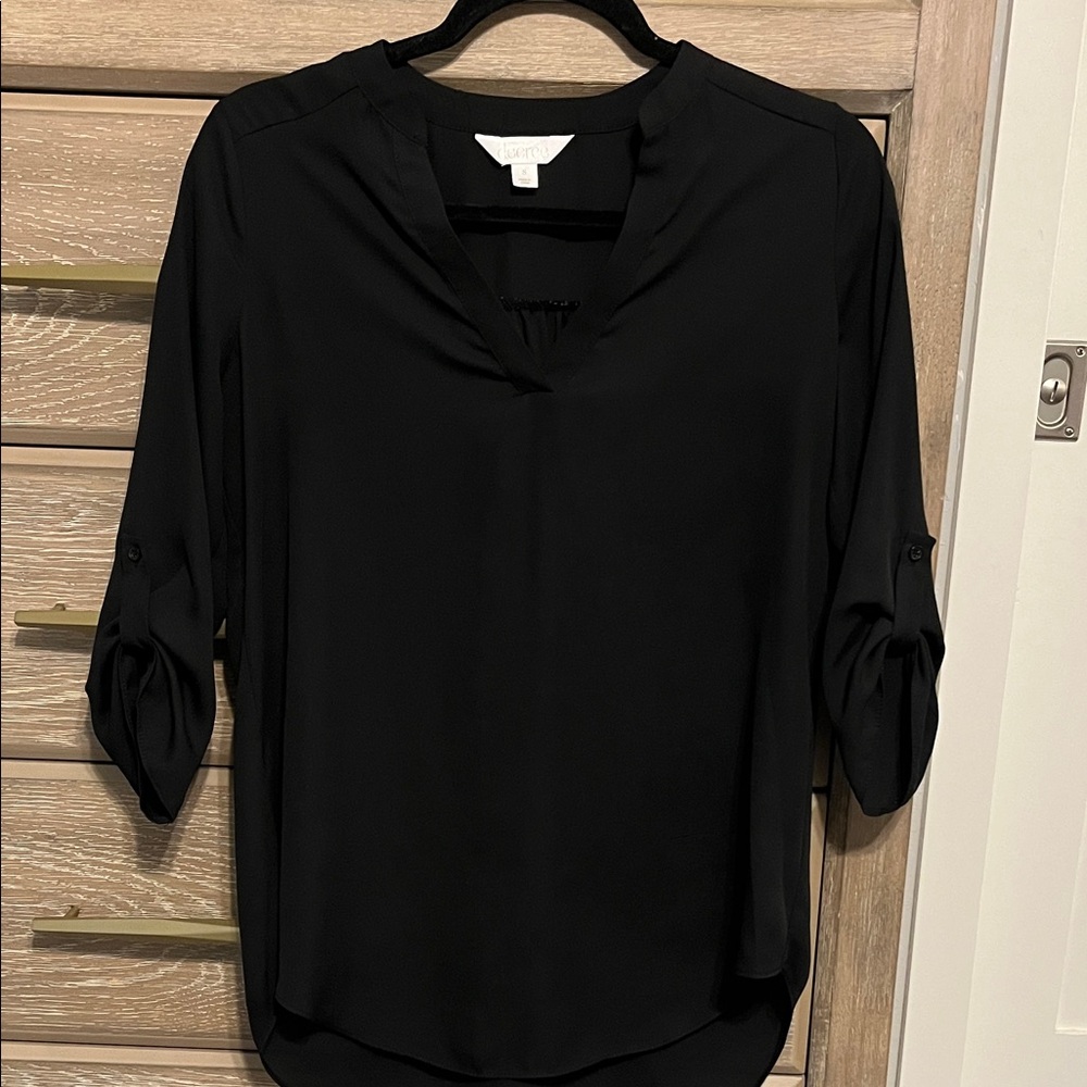 Decree Black V-Neck Roll-Tab Sleeve Blouse Size S